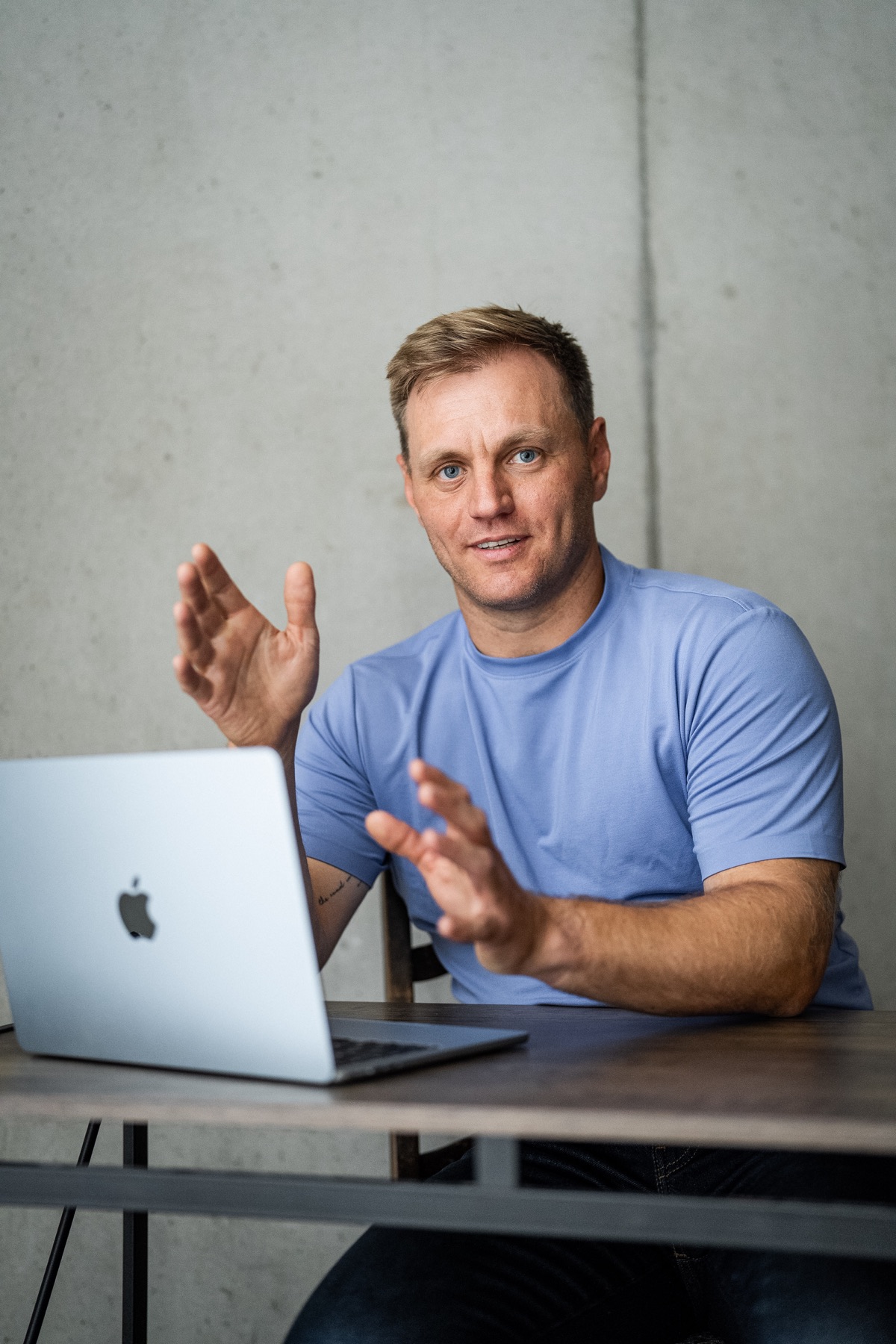 Scott Sampson working with a laptop
